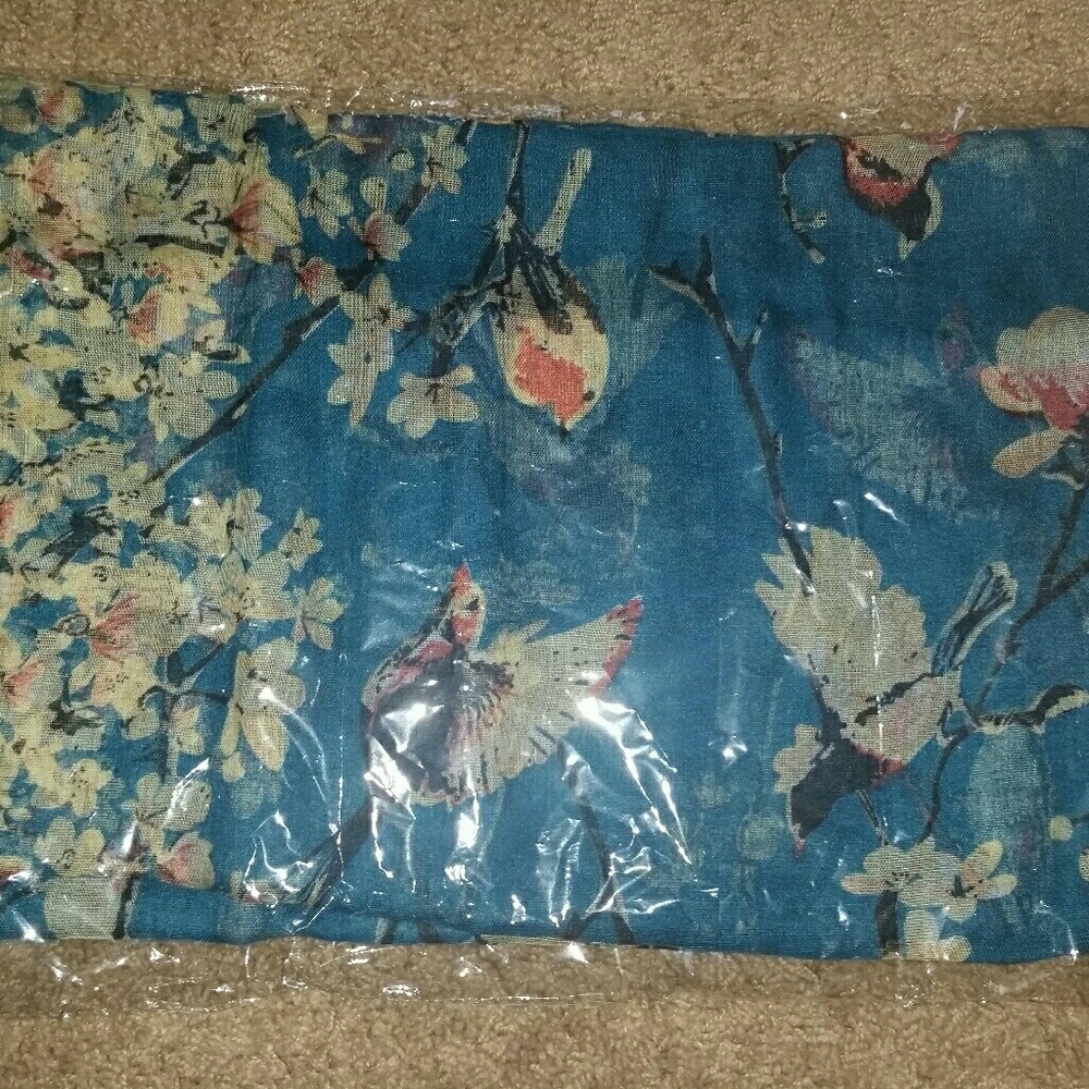 Bird scarf